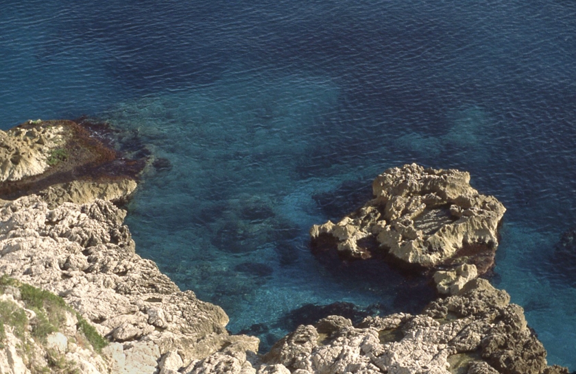 capri-clear-water_crop_bri-8_bri-25_840x546